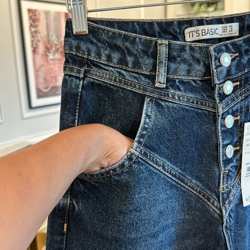 NWT HIGH RISE JEANS SIZE 4 - Picture 14 of 17
